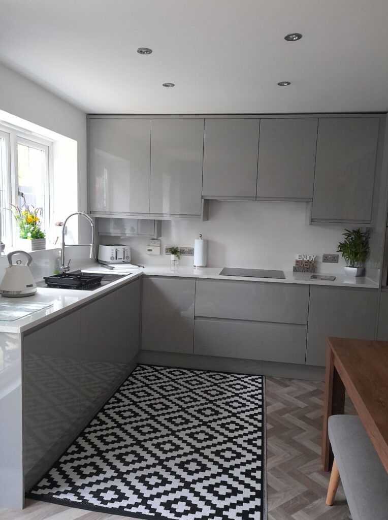 Remo Gloss Silver Grey